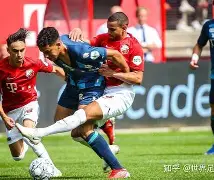 IM电竞平台-足球比赛中队员踢球门时将球直接踢入对方大门应判为